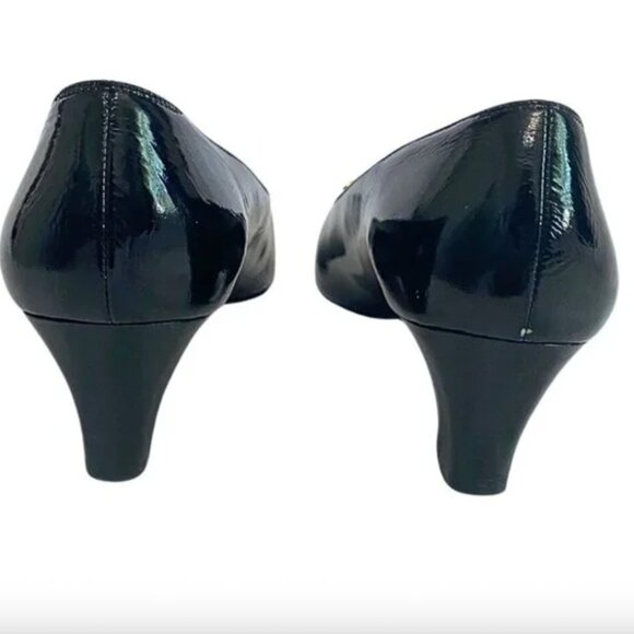 SALVATORE FERRAGAMO BLACK PATENT LEATHER GOLD BUCKLE PUMPS - 9A - Picture 3 of 7